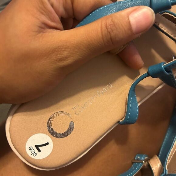 Journee Collection Womens Jeselia Strap Sandals - Picture 6 of 6